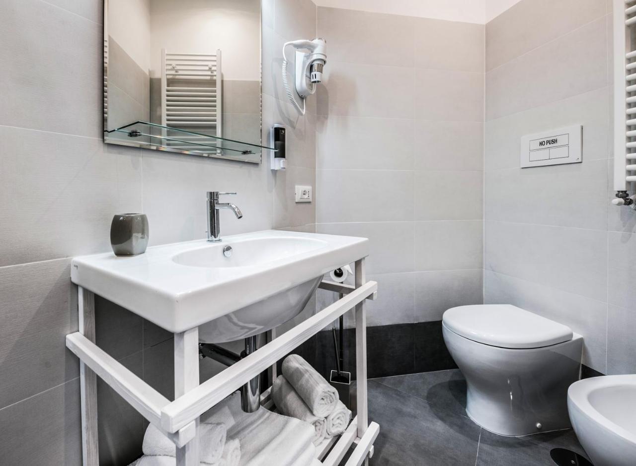 Lele Rooms San Lorenzo Rome Bagian luar foto
